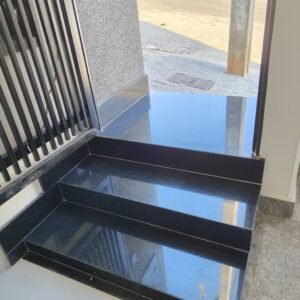 Escada - Preto Extra Polido